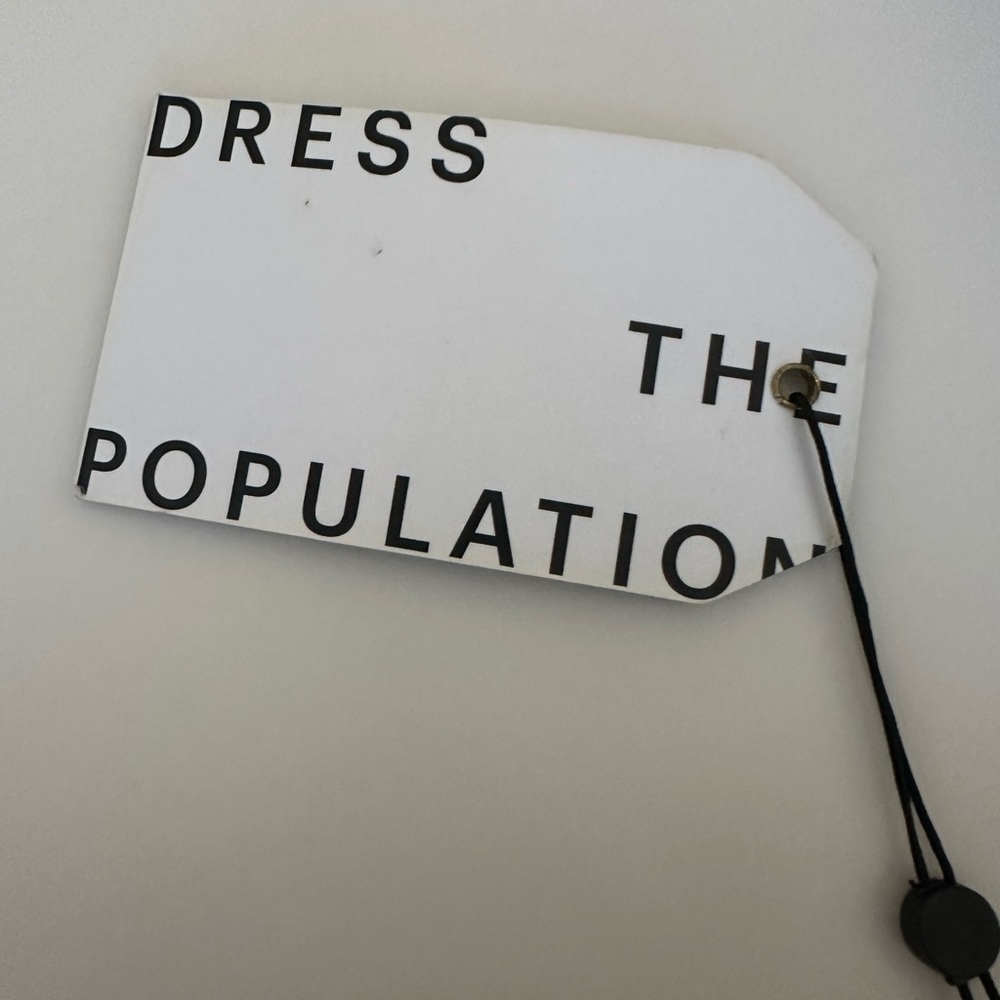 Very flattering beautiful dress for any occasion. Great for holiday season - Picture 8 of 8